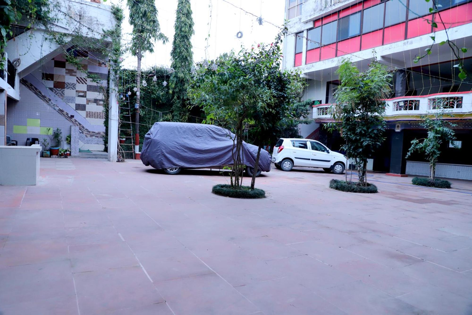 Madhuban Homestay, Natraj Chowk *